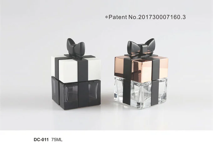 CAIXA DE PRESENTE DESIGN DE PERFUME